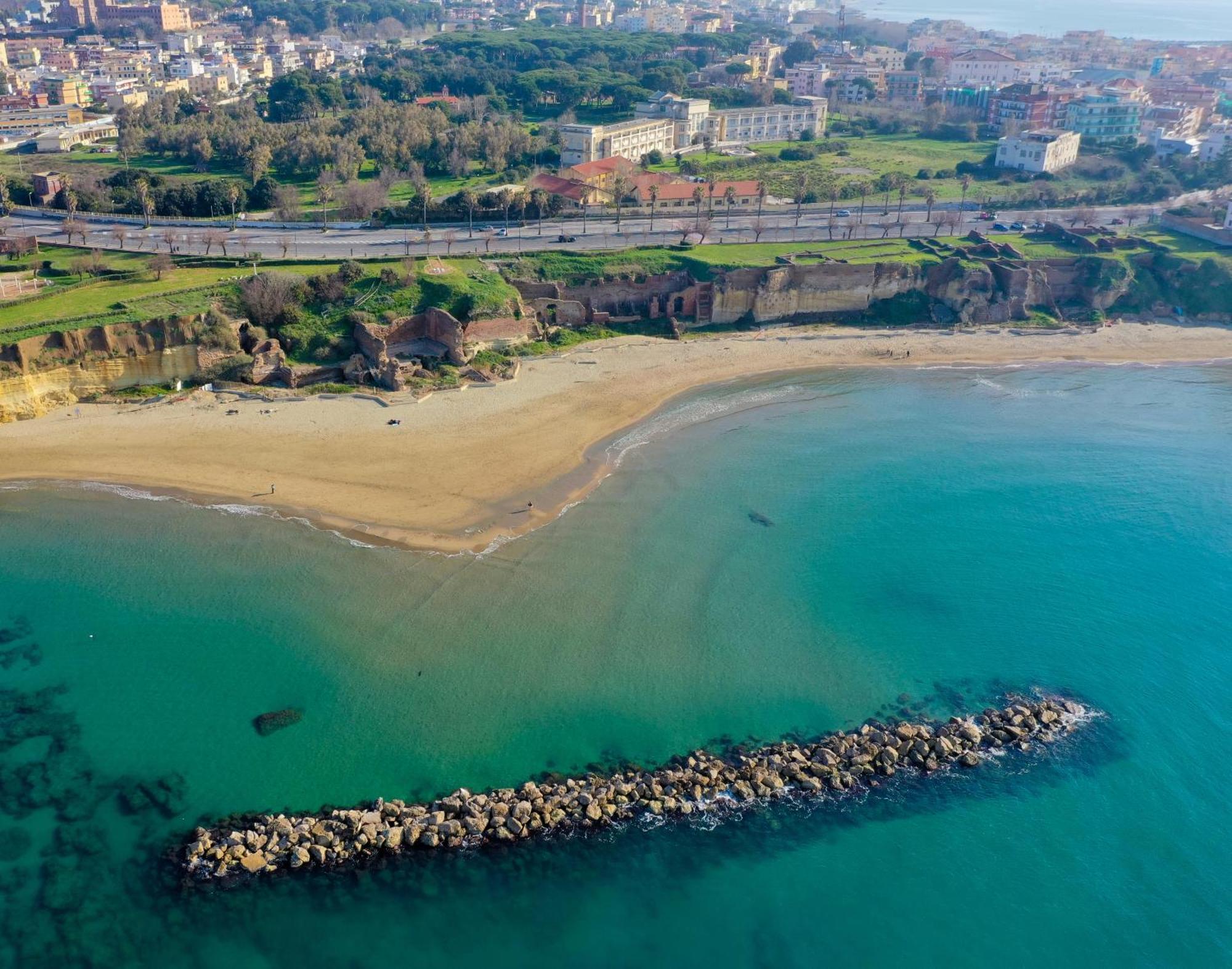 The Shabby House - Charming Seaside Retreat In Central Anzio, Steps From Beach And Train Station Exterior photo