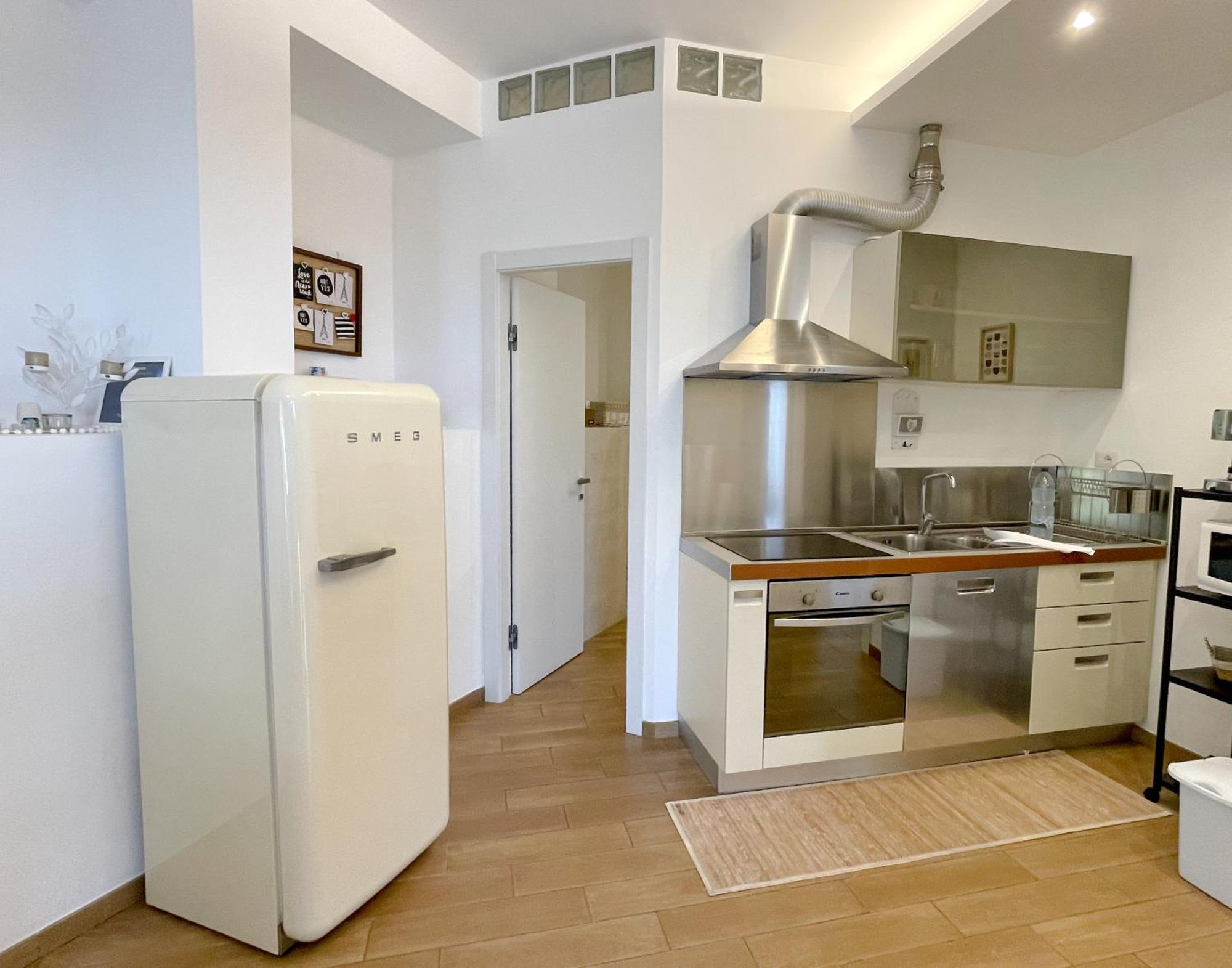The Shabby House - Charming Seaside Retreat In Central Anzio, Steps From Beach And Train Station Exterior photo