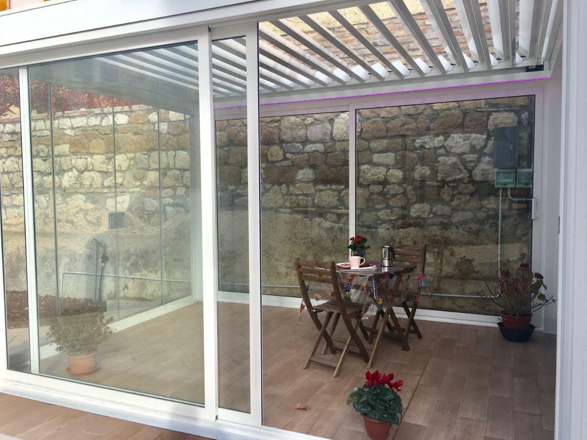 The Shabby House - Charming Seaside Retreat In Central Anzio, Steps From Beach And Train Station Exterior photo
