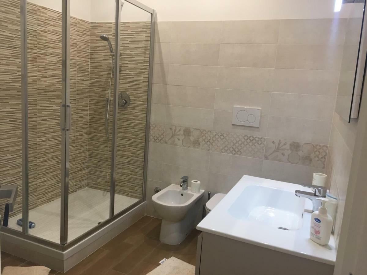 The Shabby House - Charming Seaside Retreat In Central Anzio, Steps From Beach And Train Station Exterior photo