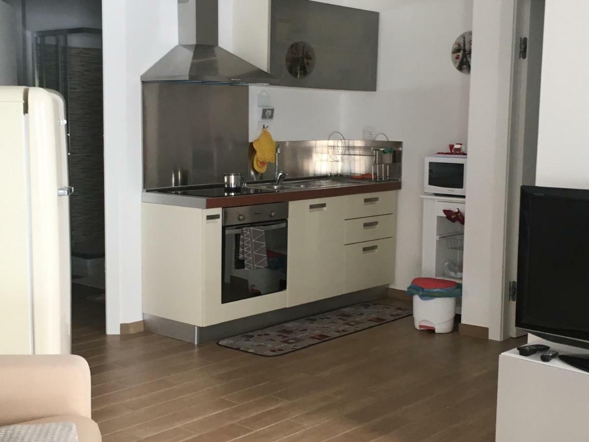The Shabby House - Charming Seaside Retreat In Central Anzio, Steps From Beach And Train Station Exterior photo